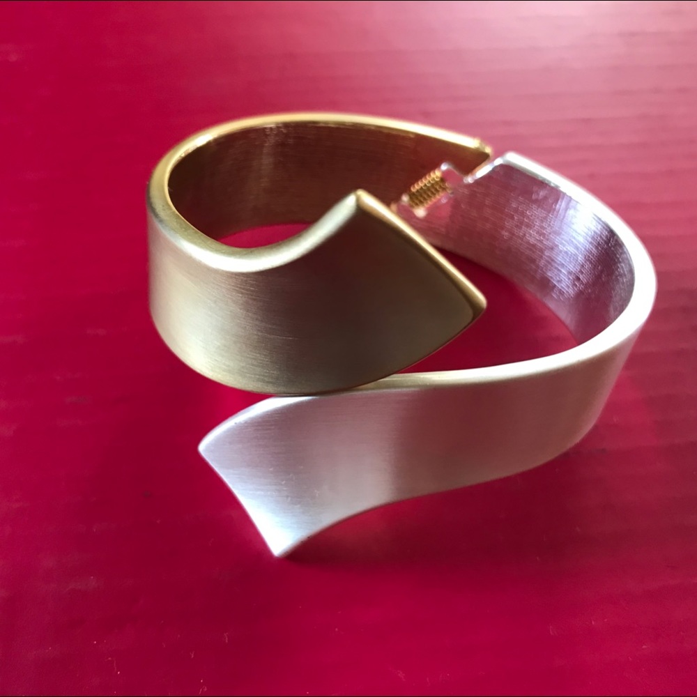 💜 Two Tone Bypass Bangle NWOT 💜